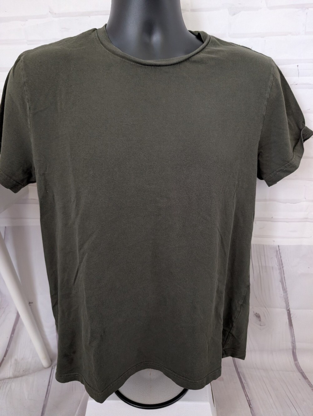 Divided Men's Short Sleeve Crew Tee in Olive Green